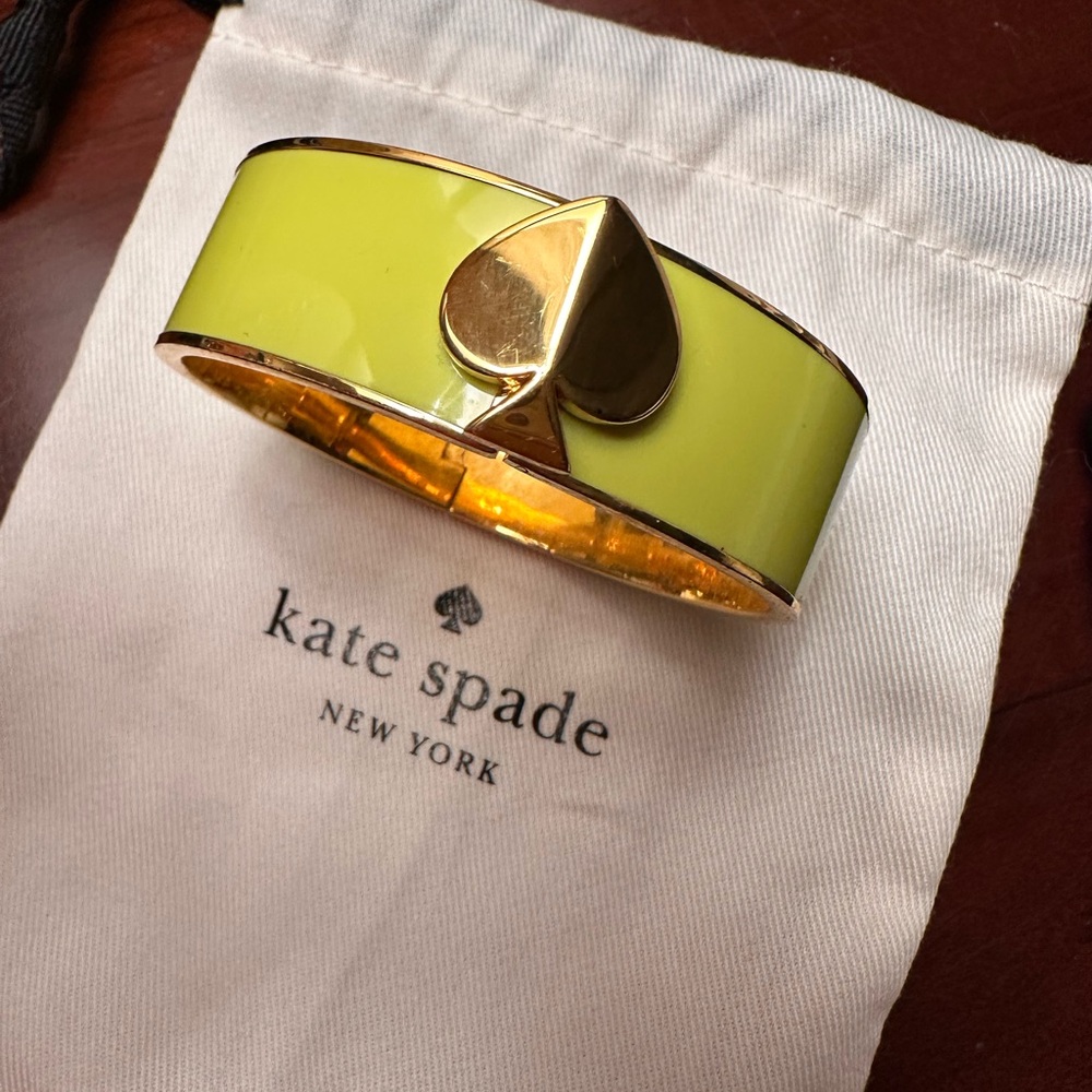 Kate Spade New York chartreuse Lime Green Enamel Spade Hinged Bangle